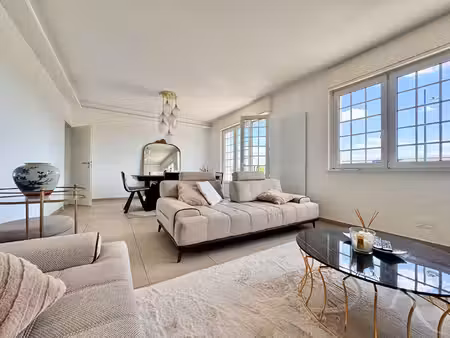 maison familiale rénovée 8 pièces (232 m²) - hauteurs de manom