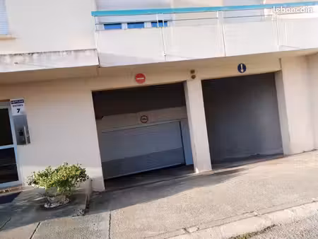 loue garage en sous sol
