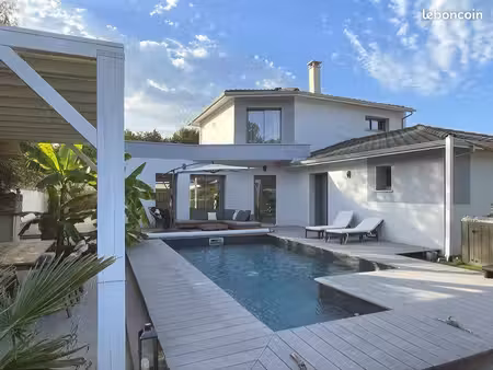 maison contemporaine avec piscine chauffée  jacuzzi et extérieur aménagé – castelnau-de-mé