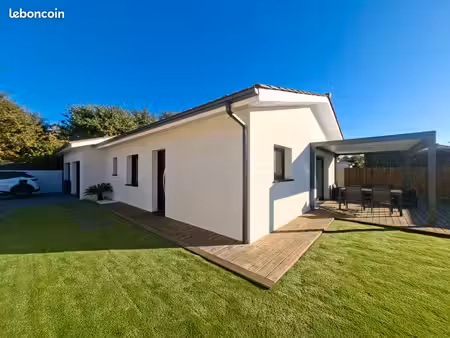 maison contemporaine - 106 m² - 4 chambres - piscine - prestations haut de gamme