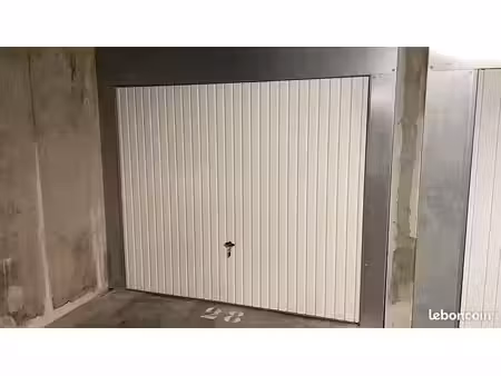 location box garage fermé et sécurisé 14m2 - ile de nantes