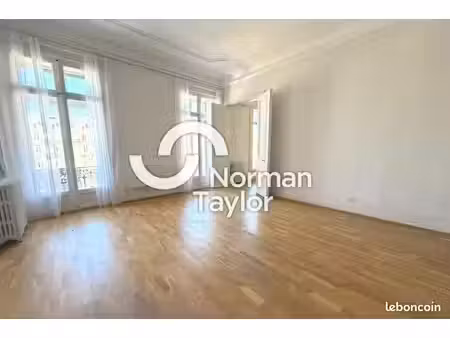 bureaux 158 m²