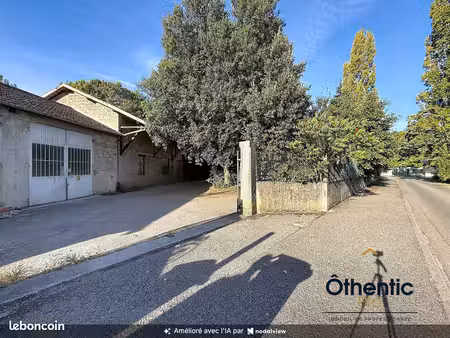 local 399 m² bourgoin-jallieu
