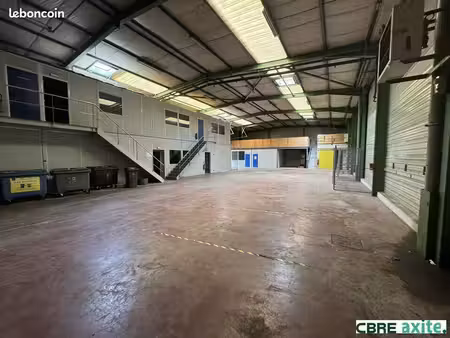 local d'activite 732 m² gieres