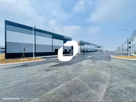 local d'activité 10 329 m²