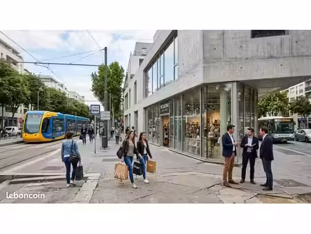 local commercial 130 m²