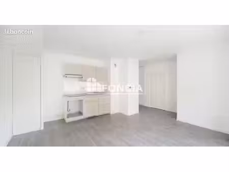 appartement t2 de 2021  coeur de st marceau  proche loire et ville  terrasse