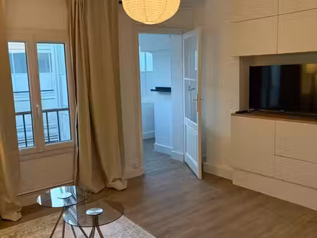 studio avec loggia rénové tout équipé