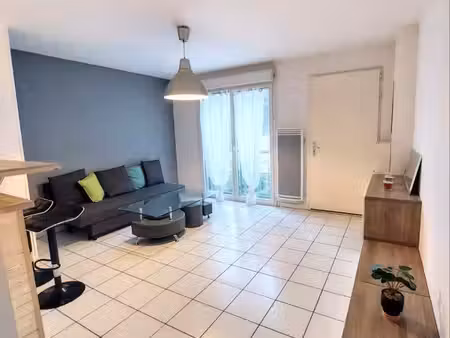 particulier loue joli t2 meublé de 39 m² — cestas centre