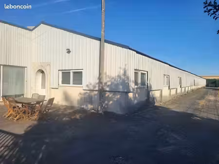 à vendre – bâtiment artisanal 950 m² sur 3 000 m² de terrain (avec possibilité de rachat d