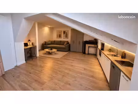 très beau studio face a la fac
