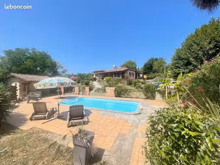 maison 8 pièces 142 m²