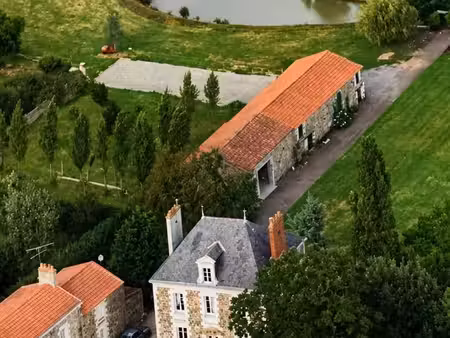 maison de maître de 1906 sur un domaine avec étang et dépendances - près de 1 3 ha