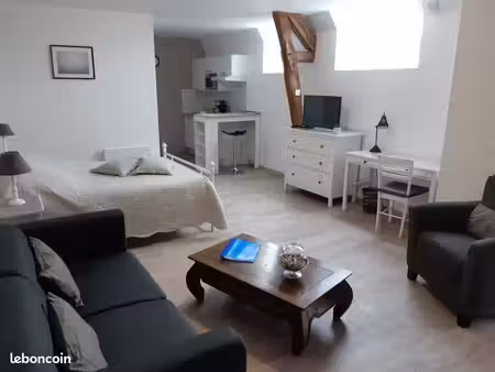 location d'un studio neuf meublé