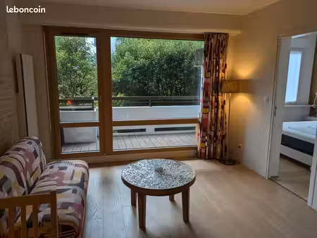 [nantes][quartier mangin / île de nantes] t1 meublé de 36 5 m² + balcon + parking