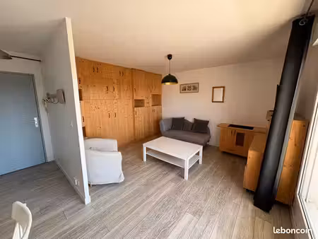 t1 optimisé 40m² – lit escamotable + cuisine indépendante + box