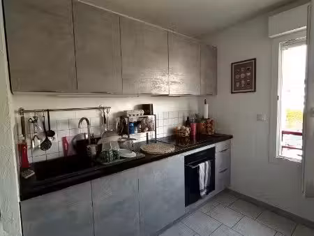 essey-lès-nancy – beau t2 de 56 m² avec grand balcon de 22 m²  parking et cave