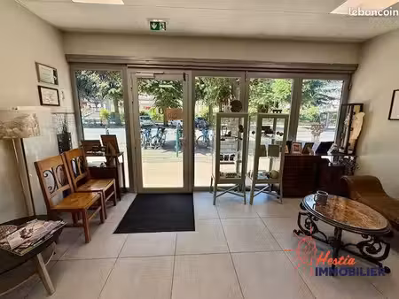 local commercial 55 m² reims