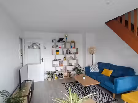 t2 bis meublé 52 m² avec balcon et cave