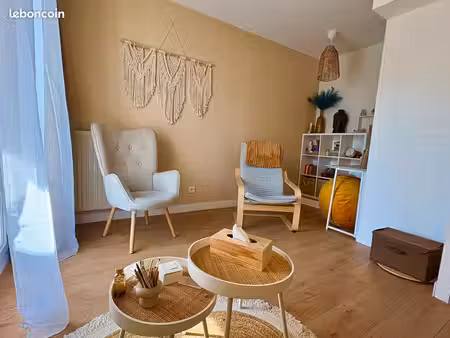 location bureau pièce dans cabinet pluridisciplinaire