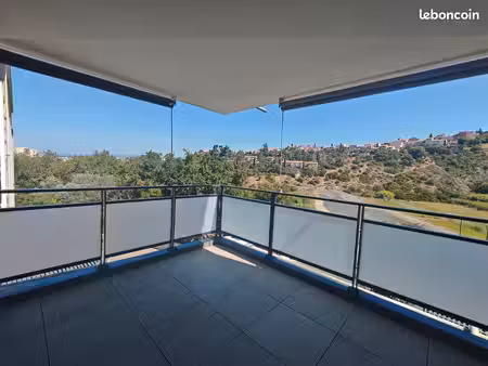 superbe t2 etat neuf climatise-grand balcon-garage ferme dpe a