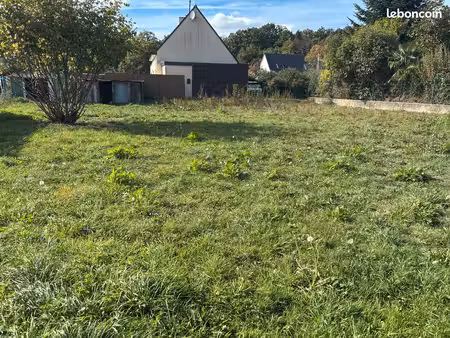 camors : terrain constructible 625m² (parcelle bornée au cadastre) avec assainissement ins