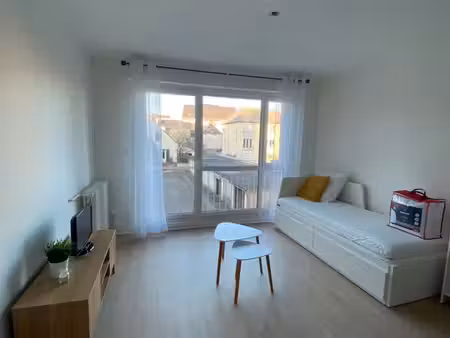 agréable studio meublé et rénové de 23m2 proche centre-ville