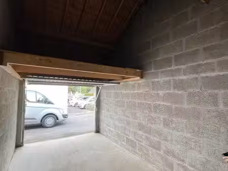 à vendre – garage fermé et sécurisé – vannes