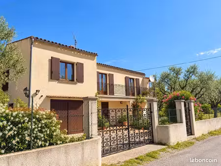 forcalquier – maison avec piscine  vue dominante  logement indépendant  garage double et d