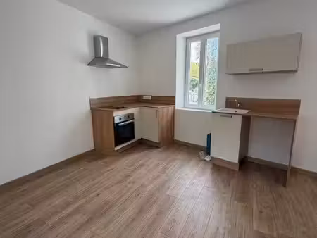 appartement  studio avec petite jardinier