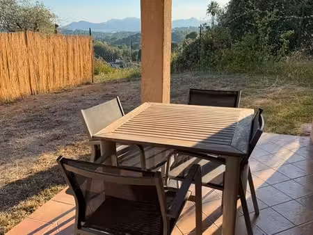 t2 meublé 50 m² – vue mer – terrasse 20 m² – parking – mougins pibonson