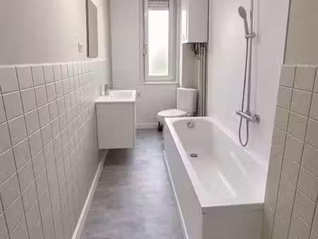 appartement t4 rénové – lumineux – cuisine équipée et salle de bain rénovée