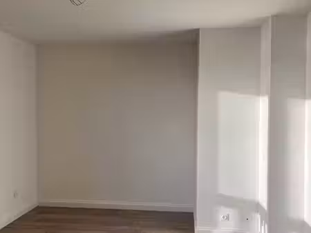 grand studio à louer
