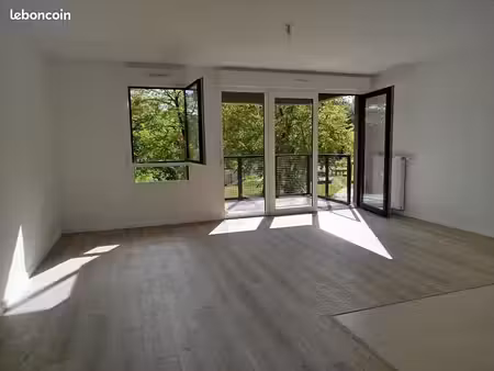 location appartement 38 m² dans le parc de massy vilgénis