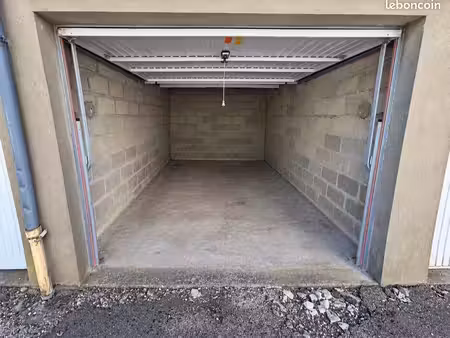 garage à louer nevers 15m2