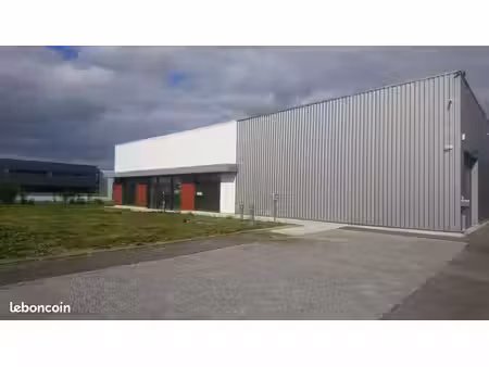 bureau et showroom 390m²
