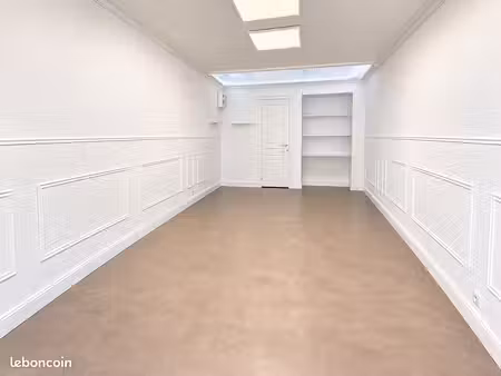 location local commercial