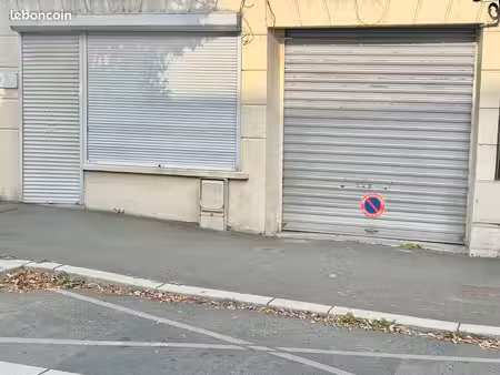 local commercial  bureau et garage
