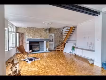 maison comprenant habitation et local commercial