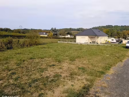 a saisir : terrain à bâtir entrée de monein