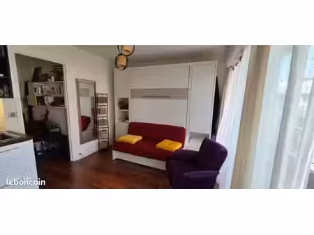 studio rénové avec balcon à biarritz