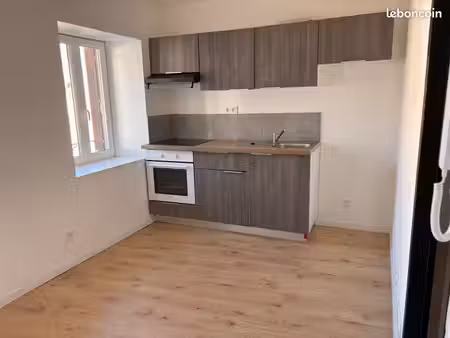 royat – t1 bis lumineux de 25 m² récemment rénové – sans frais d’agence