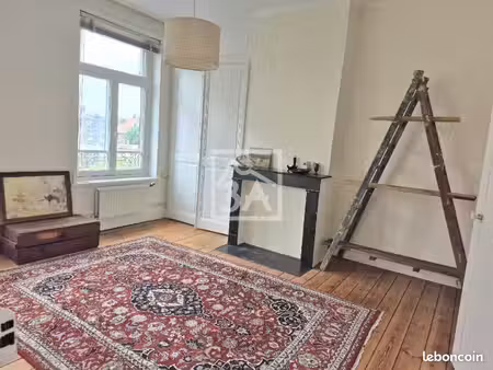 maison 9 pièces 214 m²