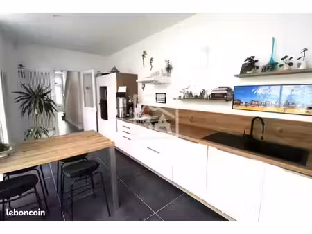 maison 9 pièces 183 m²