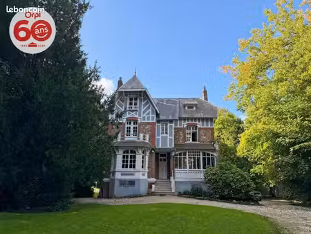 maison 6 pièces 258 m²
