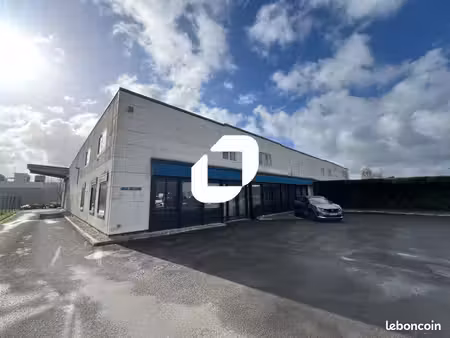 bureaux 166 m²