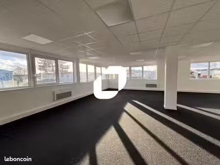 bureaux 250 m²