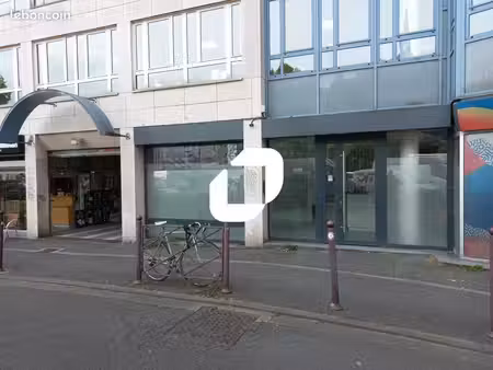 local commercial 140 m²