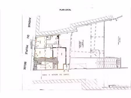 bâtiment 315 m²