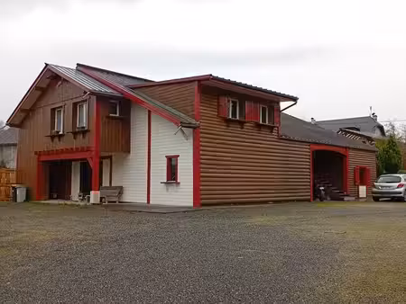 appartement au 1ier étage dans belle maison bois